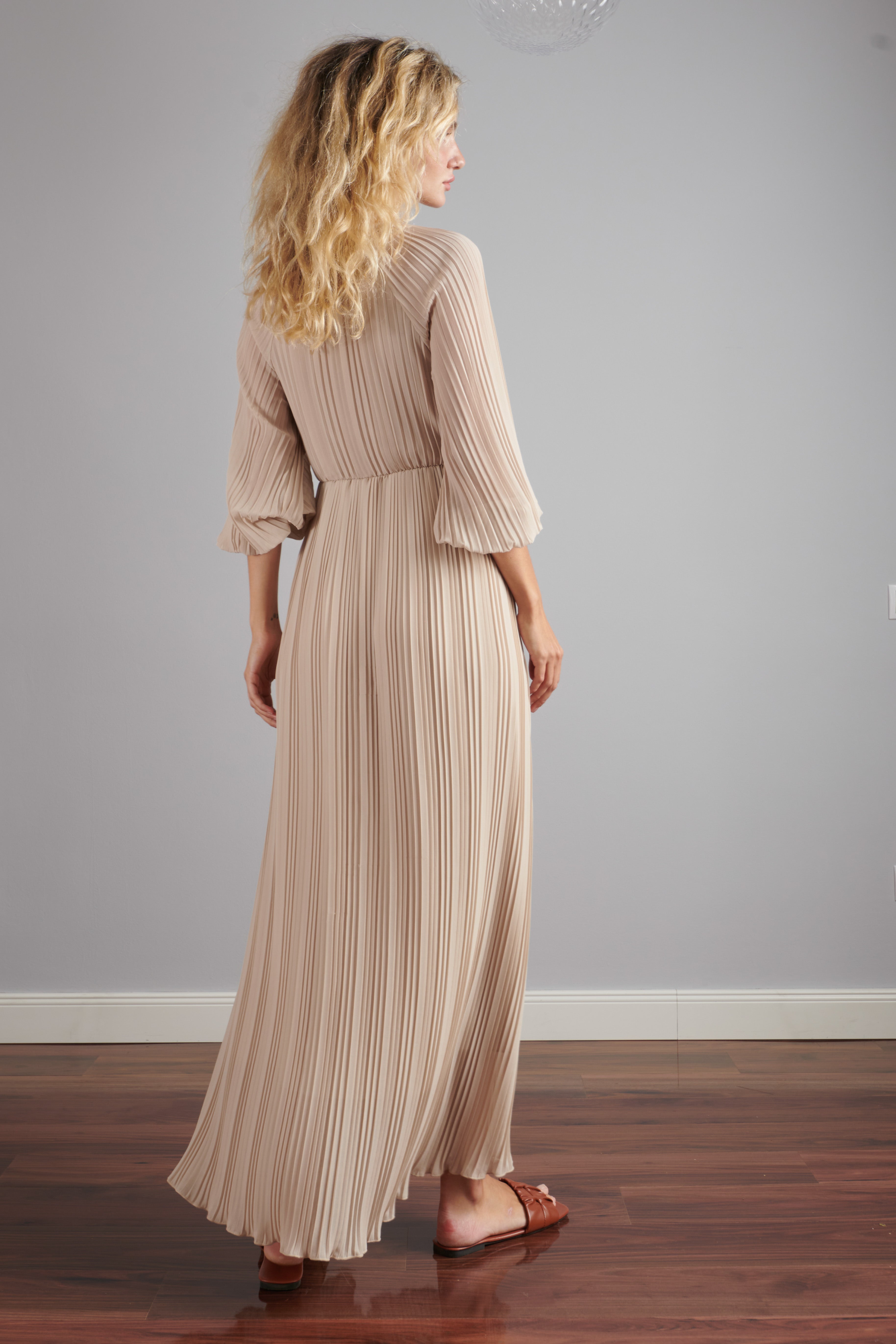 Eloyse plisszírozott maxi ruha